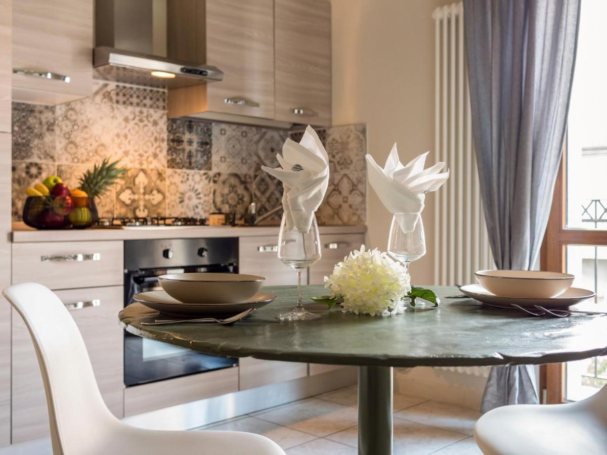 Appartamenti Villa Tonni กาบิชเชมาเร ภายนอก รูปภาพ